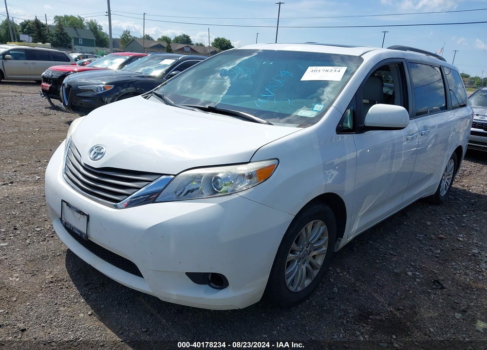 2013 TOYOTA SIENNA LIMITED V6 7 PASSENGER/XLE V6 7 PASSENGER AUTO ACCESS SEAT/XLE V6 8 PASSENGER VIN: 5TDYK3DC5DS322011