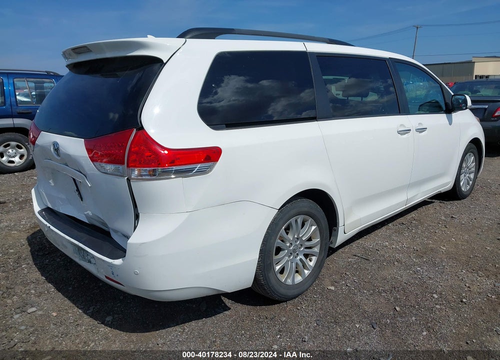 2013 TOYOTA SIENNA LIMITED V6 7 PASSENGER/XLE V6 7 PASSENGER AUTO ACCESS SEAT/XLE V6 8 PASSENGER VIN: 5TDYK3DC5DS322011