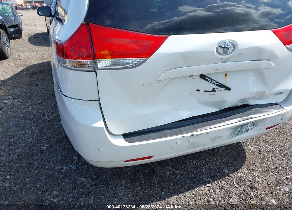 2013 TOYOTA SIENNA LIMITED V6 7 PASSENGER/XLE V6 7 PASSENGER AUTO ACCESS SEAT/XLE V6 8 PASSENGER VIN: 5TDYK3DC5DS322011