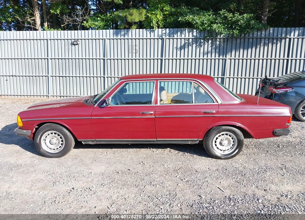 1985 MERCEDES-BENZ 230 VIN: WDB1232231A198797