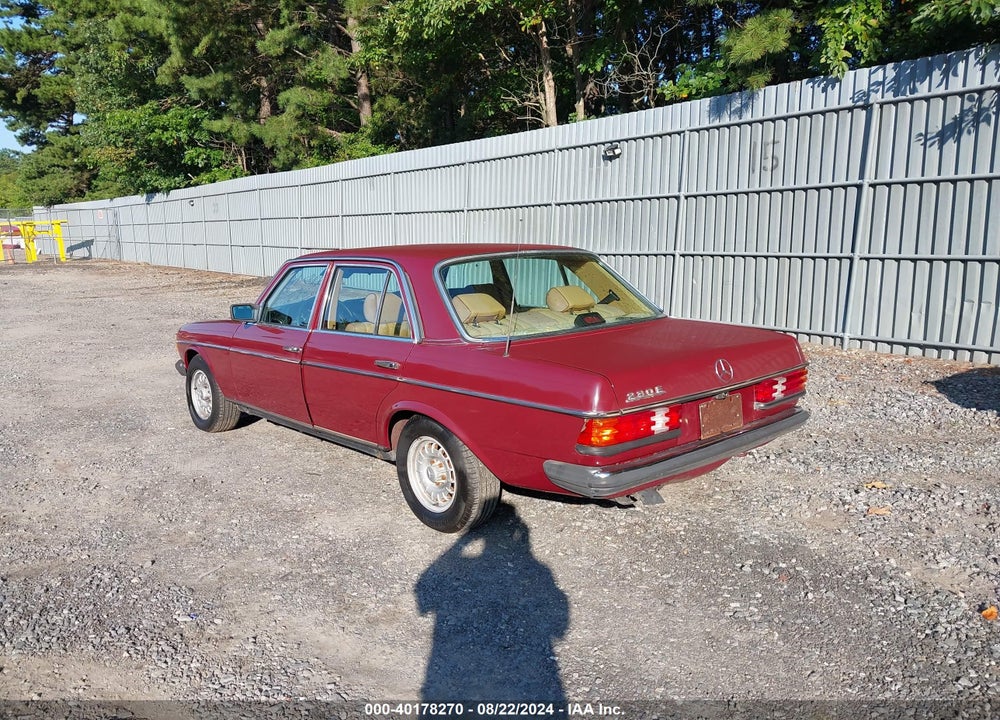 1985 MERCEDES-BENZ 230 VIN: WDB1232231A198797