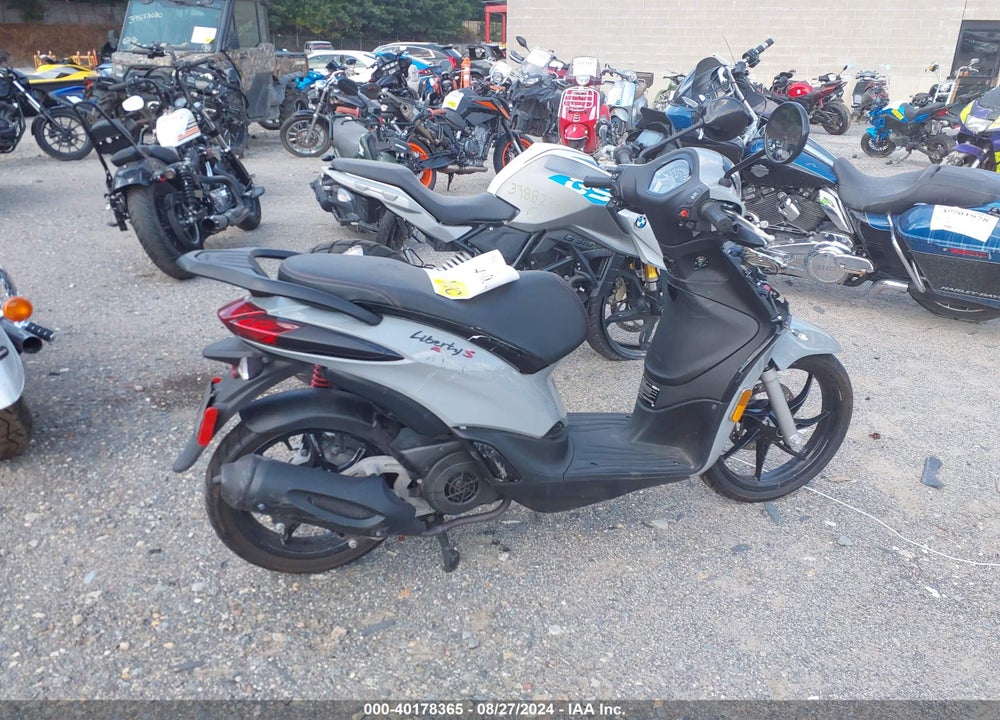 2022 PIAGGIO LIBERTY 150/150 S/150 BACI PERUGINA VIN: ZAPM898G6N7003188