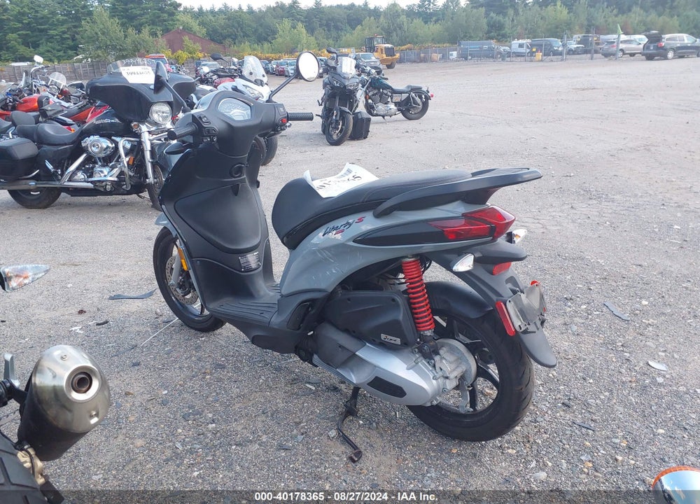 2022 PIAGGIO LIBERTY 150/150 S/150 BACI PERUGINA VIN: ZAPM898G6N7003188