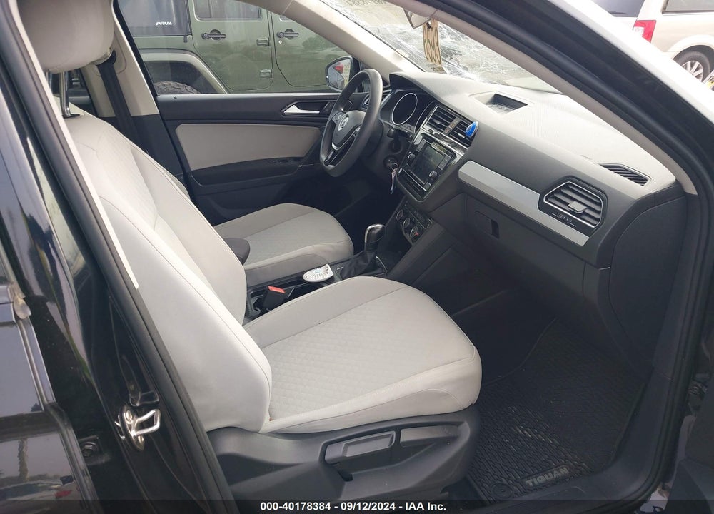 2018 VOLKSWAGEN TIGUAN 2.0T S VIN: 3VV1B7AX2JM036517
