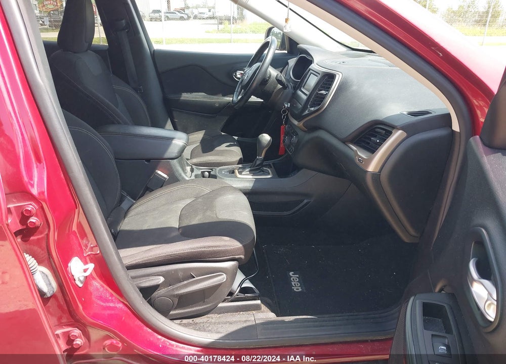 2015 JEEP CHEROKEE LATITUDE VIN: 1C4PJLCB6FW525709