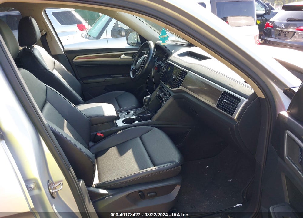 2018 VOLKSWAGEN ATLAS 3.6L V6 SEL VIN: 1V2SR2CAXJC573758