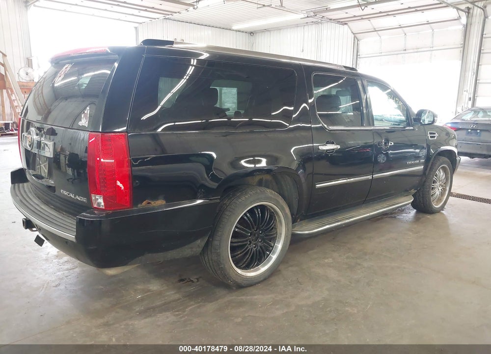 2013 CADILLAC ESCALADE ESV LUXURY VIN: 1GYS4HEF4DR152853