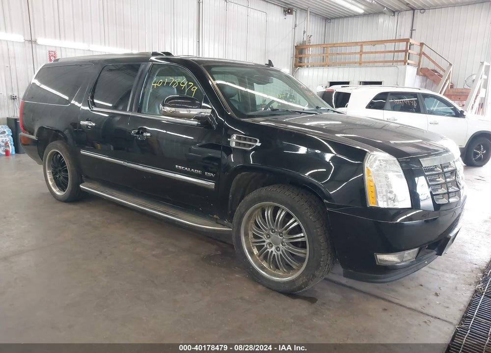 2013 CADILLAC ESCALADE ESV LUXURY VIN: 1GYS4HEF4DR152853
