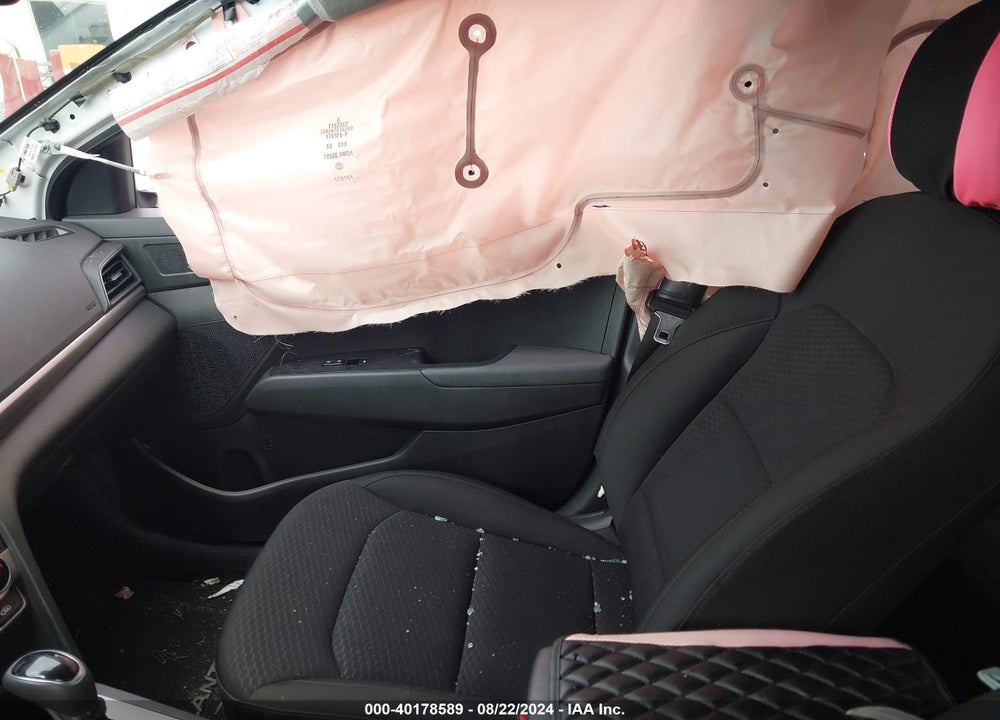 2019 HYUNDAI ELANTRA SE VIN: 5NPD74LF0KH439659