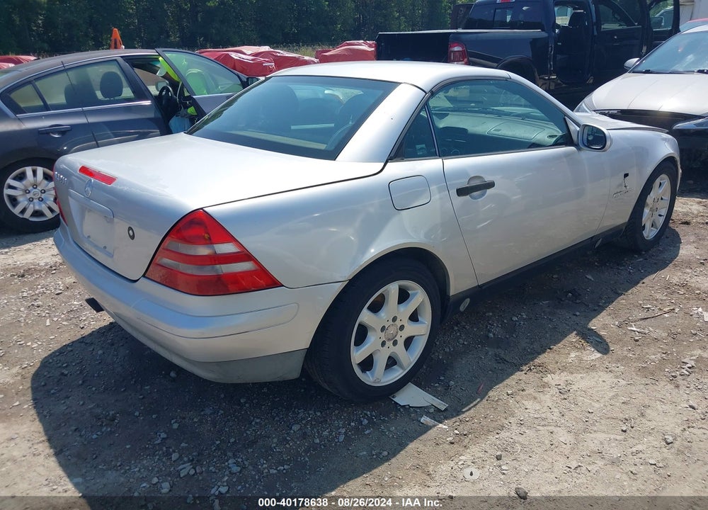 1998 MERCEDES-BENZ SLK 230 VIN: WDBKK47F7WF073567