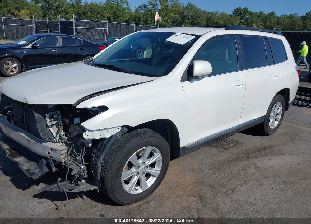 2011 TOYOTA HIGHLANDER BASE V6 VIN: 5TDZK3EHXBS035338