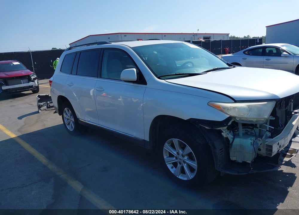 2011 TOYOTA HIGHLANDER BASE V6 VIN: 5TDZK3EHXBS035338
