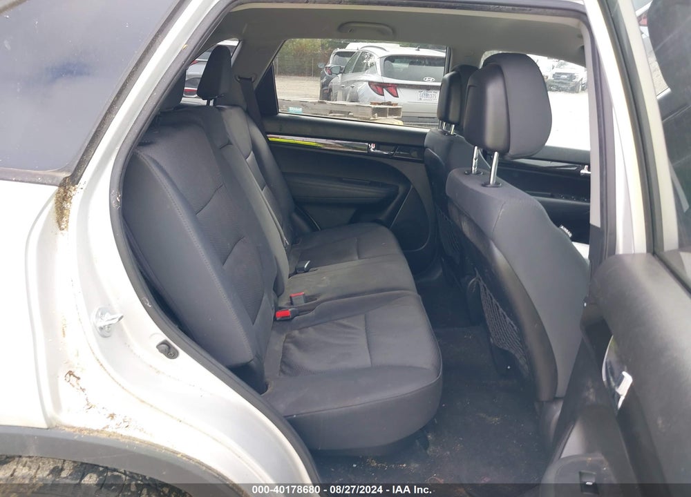 2013 KIA SORENTO LX V6 VIN: 5XYKTDA26DG319703