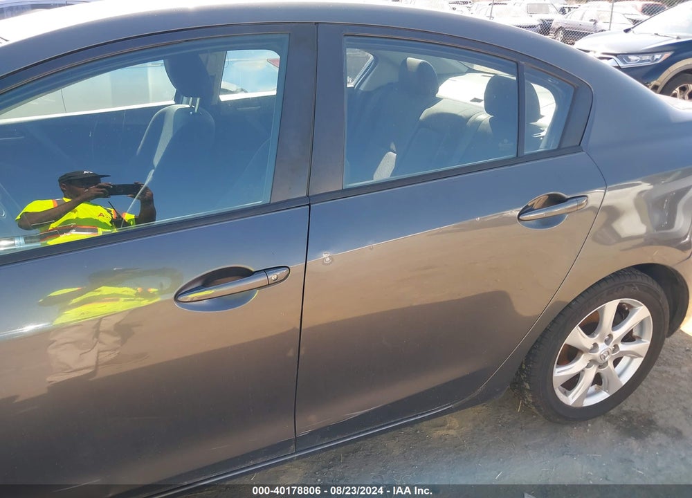 2011 MAZDA 3 I TOURING VIN: JM1BL1VG5B1462997