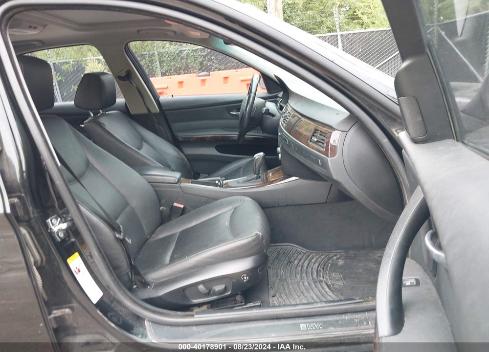 2007 BMW 328I VIN: WBAVA33517KX83417
