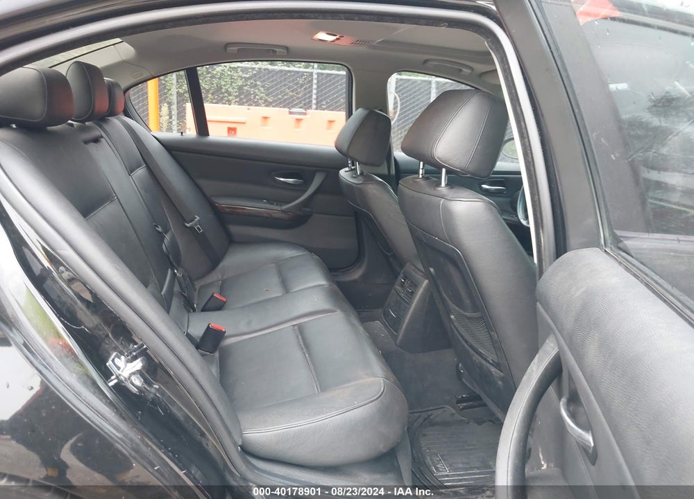 2007 BMW 328I VIN: WBAVA33517KX83417