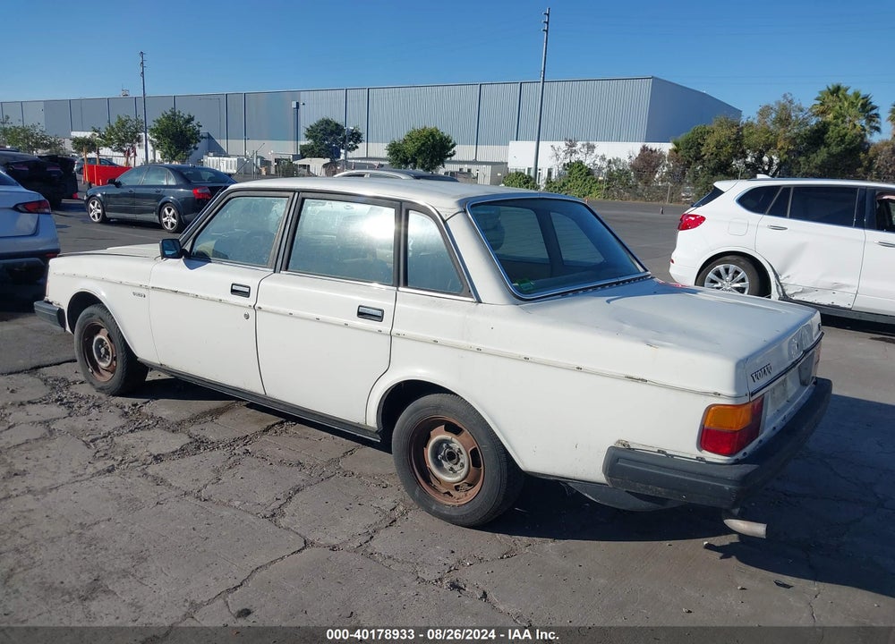 1983 VOLVO 244 DL/GL VIN: YV1AX8846D1885031