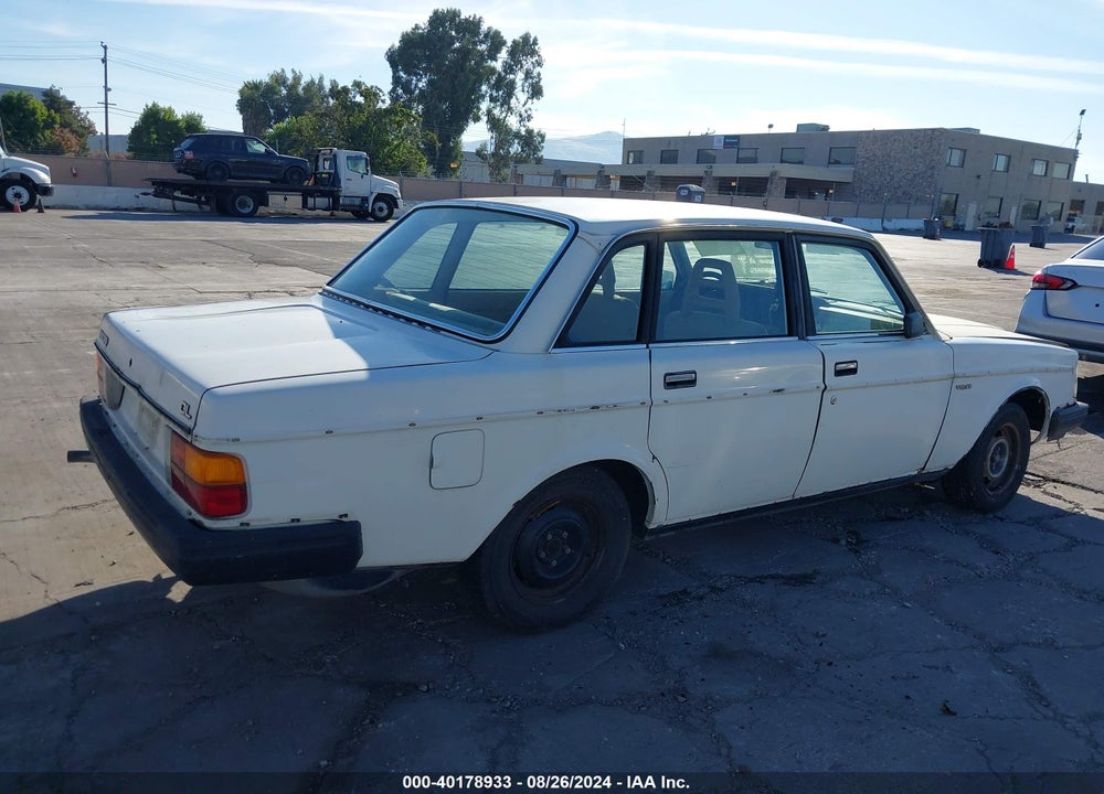 1983 VOLVO 244 DL/GL VIN: YV1AX8846D1885031