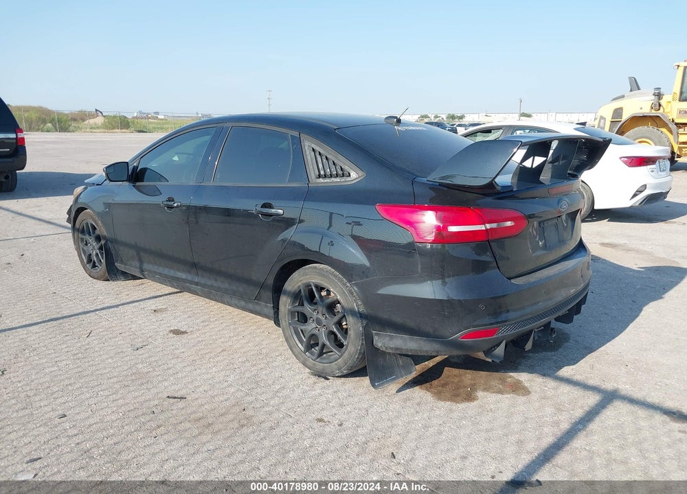 2017 FORD FOCUS SEL VIN: 1FADP3H27HL257757