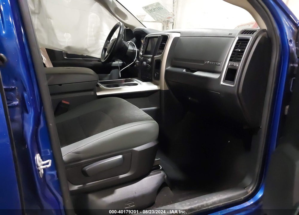 2018 RAM 1500 BIG HORN 4X4 5'7 BOX VIN: 1C6RR7LT8JS111002