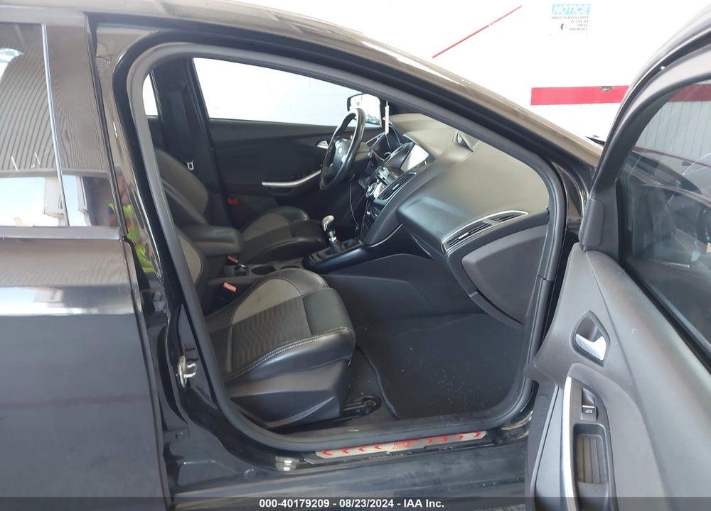 2013 FORD FOCUS ST VIN: 1FADP3L94DL308047