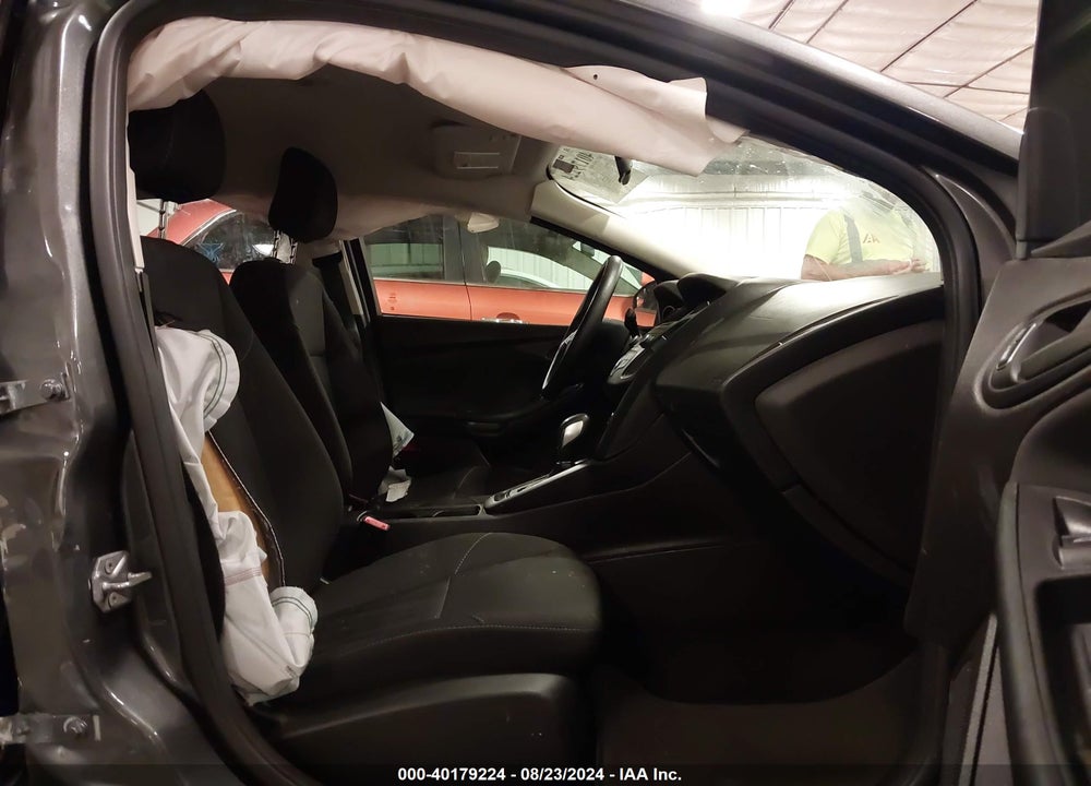 2016 FORD FOCUS S VIN: 1FADP3E24GL379527
