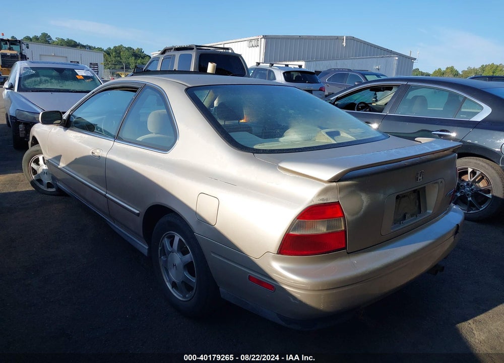 1995 HONDA ACCORD EX VIN: 1HGCD7258SA031224