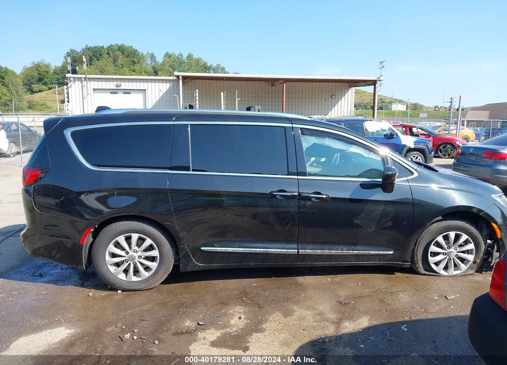 2019 CHRYSLER PACIFICA TOURING L VIN: 2C4RC1BG6KR748842