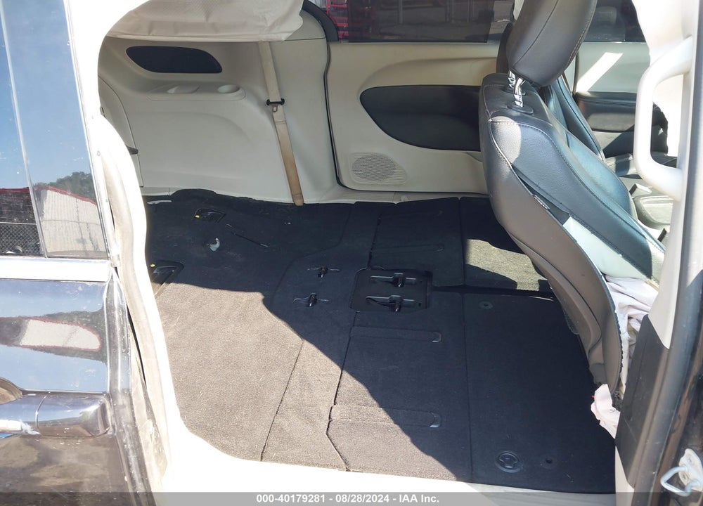 2019 CHRYSLER PACIFICA TOURING L VIN: 2C4RC1BG6KR748842
