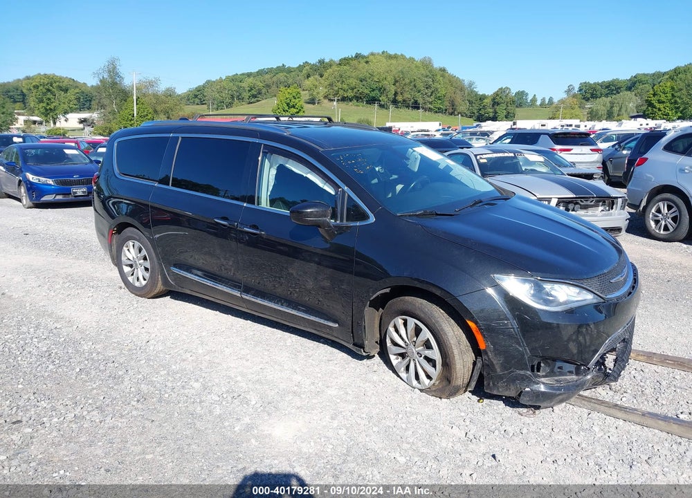 2019 CHRYSLER PACIFICA TOURING L VIN: 2C4RC1BG6KR748842