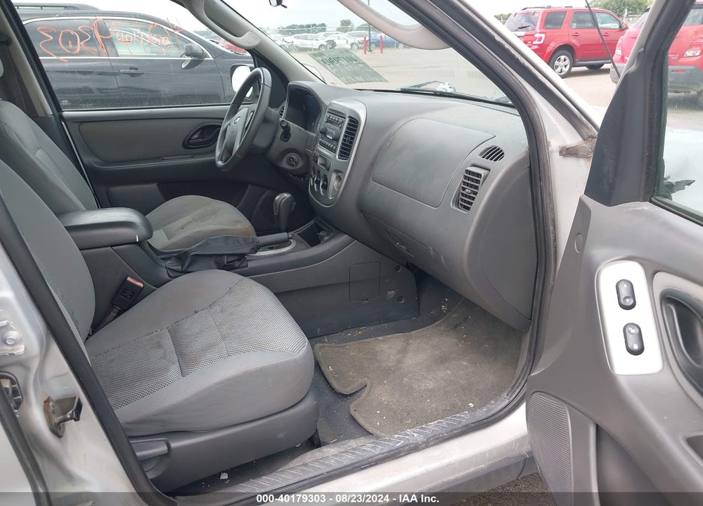 2005 FORD ESCAPE XLT VIN: 1FMYU93195KA35126