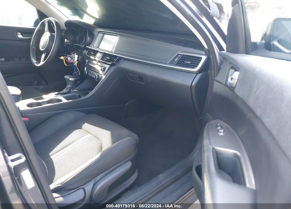 2019 KIA OPTIMA VIN: 5XXGT4L34KG307563