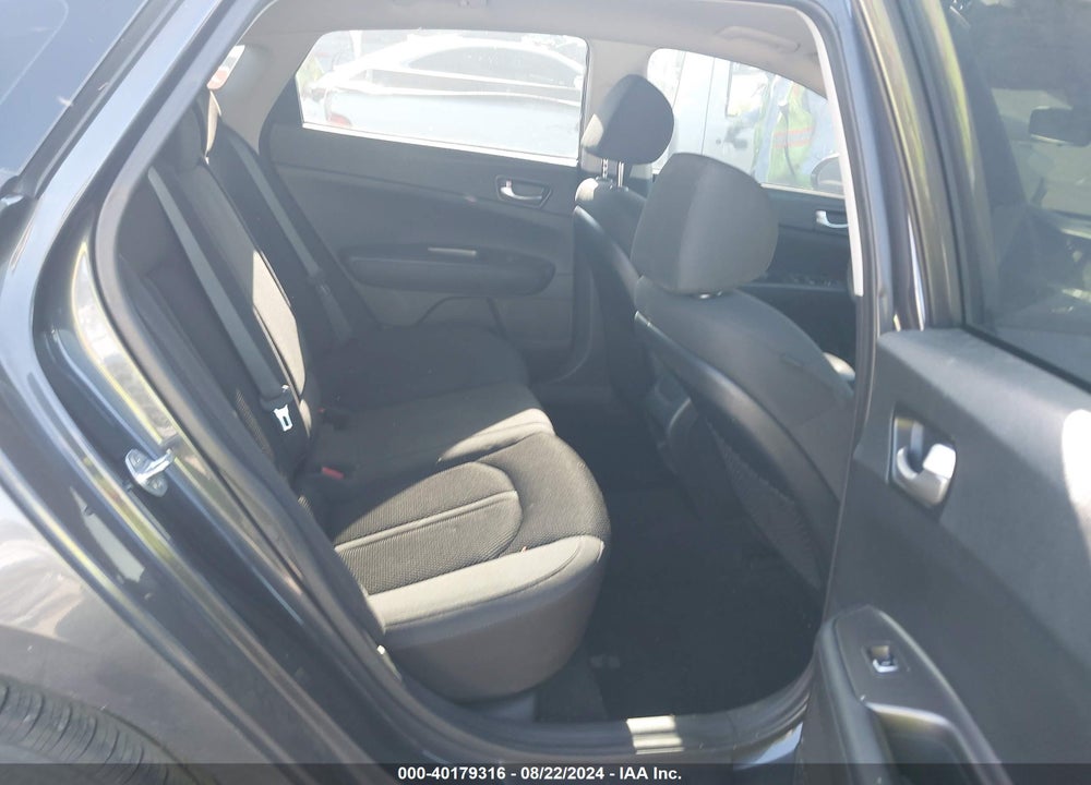 2019 KIA OPTIMA VIN: 5XXGT4L34KG307563