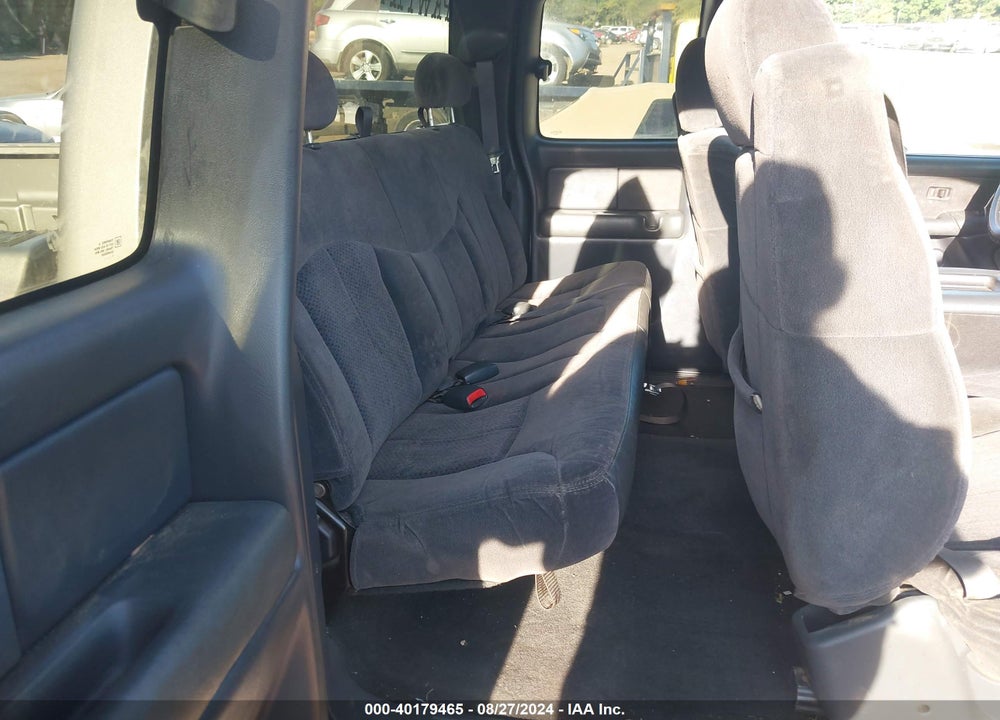 2002 CHEVROLET SILVERADO 1500 LS VIN: 2GCEC19T621127293