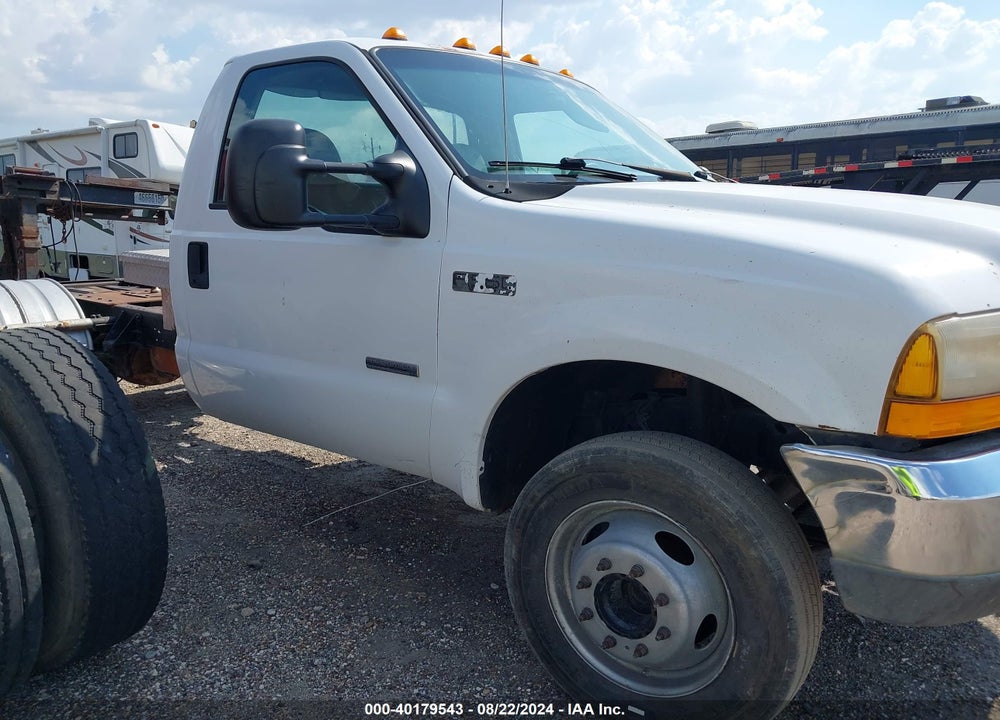 2000 FORD F-550 LARIAT/XL/XLT VIN: 1FDAF56F3YEE31440