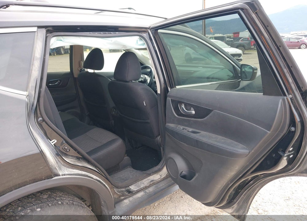 2018 NISSAN ROGUE SV VIN: 5N1AT2MV0JC751186
