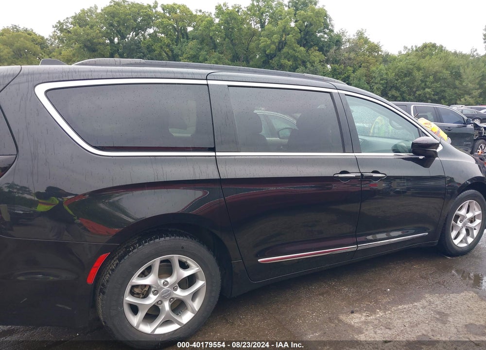 2017 CHRYSLER PACIFICA TOURING L VIN: 2C4RC1BG8HR777090
