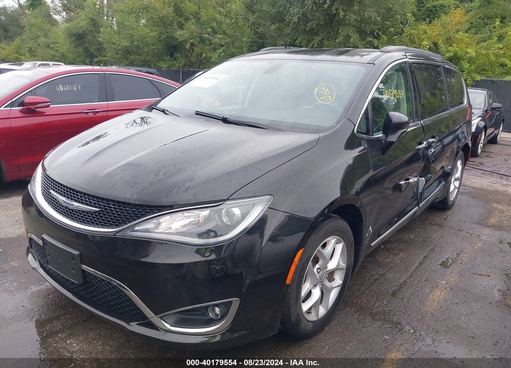 2017 CHRYSLER PACIFICA TOURING L VIN: 2C4RC1BG8HR777090