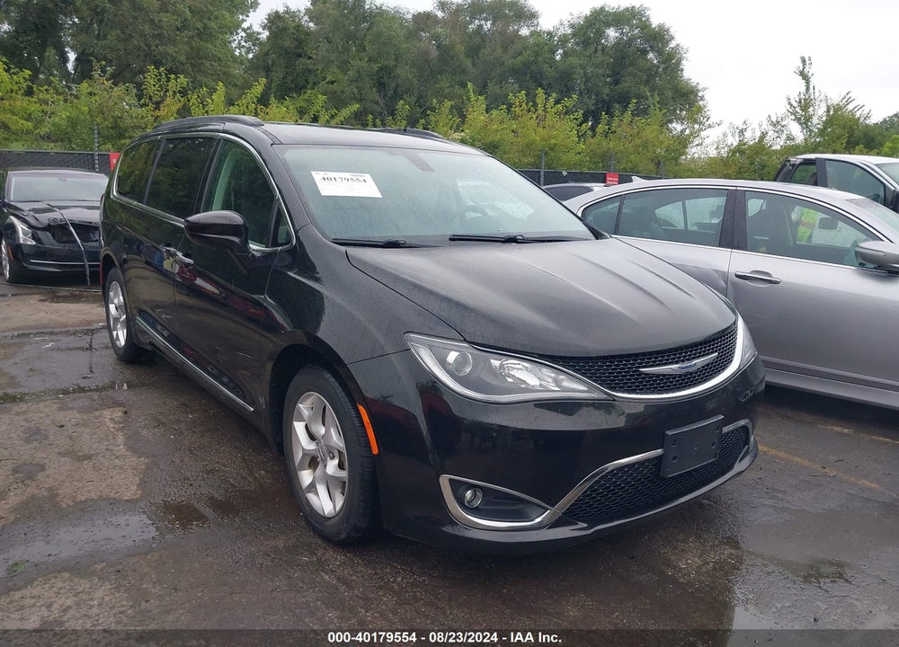 2017 CHRYSLER PACIFICA TOURING L VIN: 2C4RC1BG8HR777090