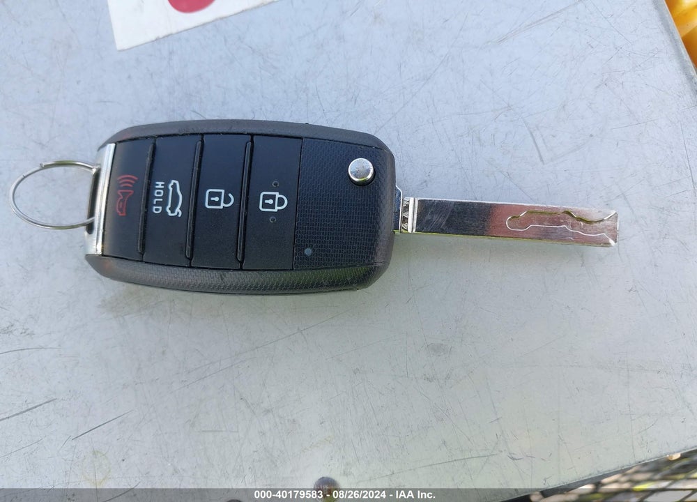 2016 KIA OPTIMA VIN: 5XXGT4L32GG112083