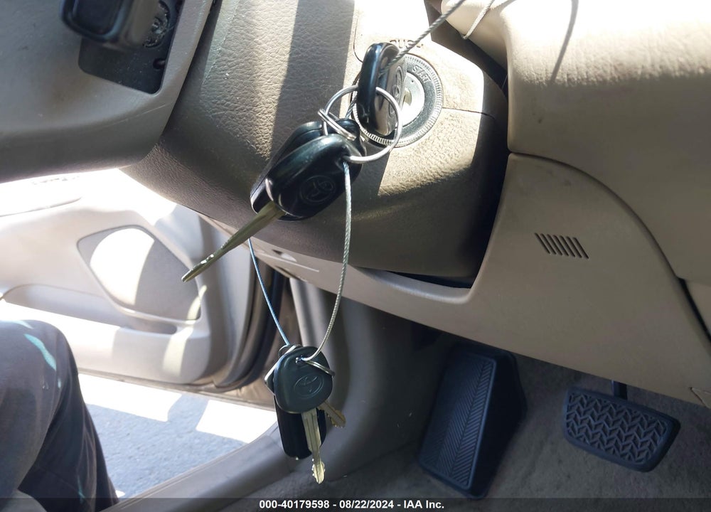 2002 TOYOTA CAMRY LE V6 VIN: 4T1BF30K32U032555