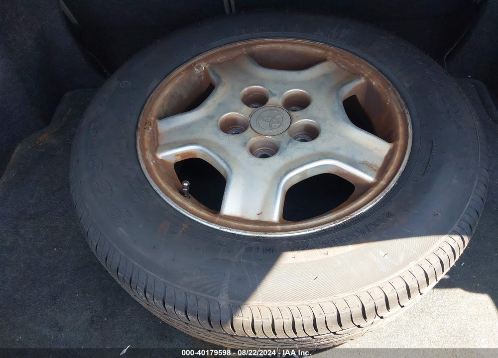 2002 TOYOTA CAMRY LE V6 VIN: 4T1BF30K32U032555