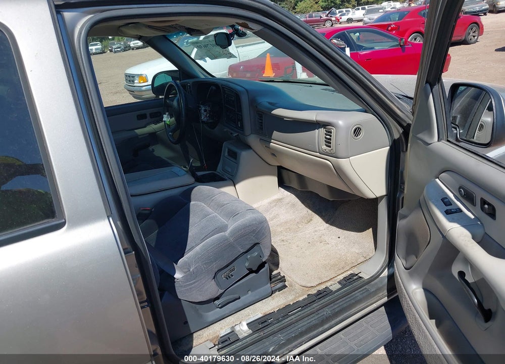 2000 CHEVROLET SUBURBAN 1500 VIN: 3GNFK16T0YG200547