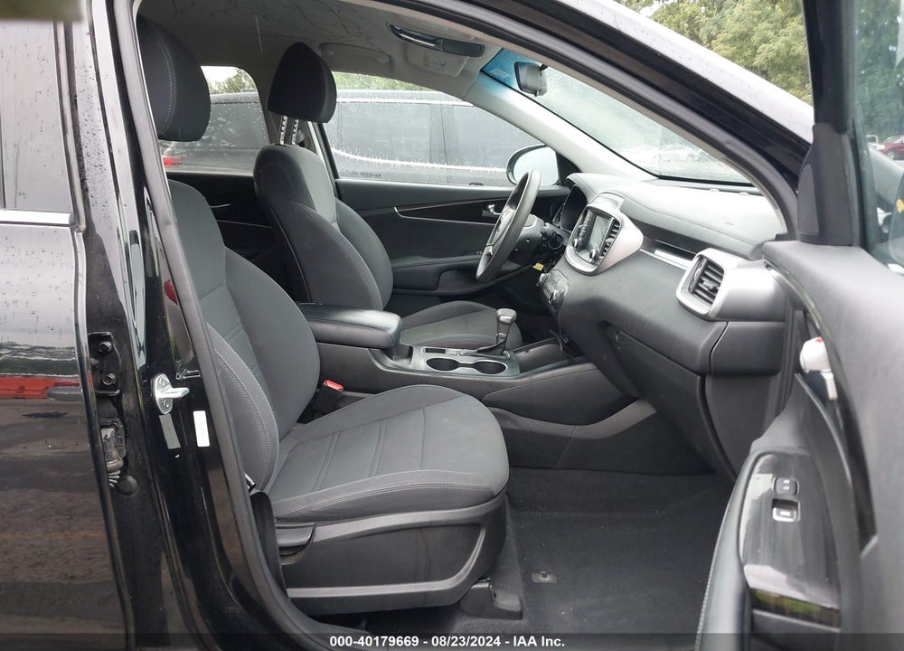 2019 KIA SORENTO 2.4L LX VIN: 5XYPGDA31KG466155