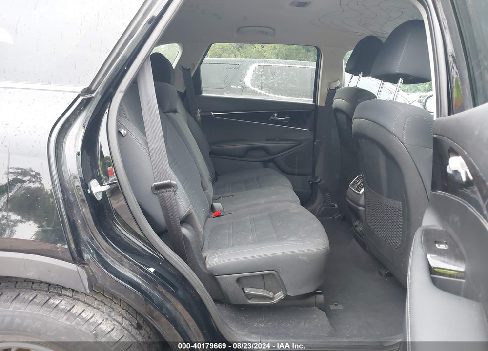 2019 KIA SORENTO 2.4L LX VIN: 5XYPGDA31KG466155