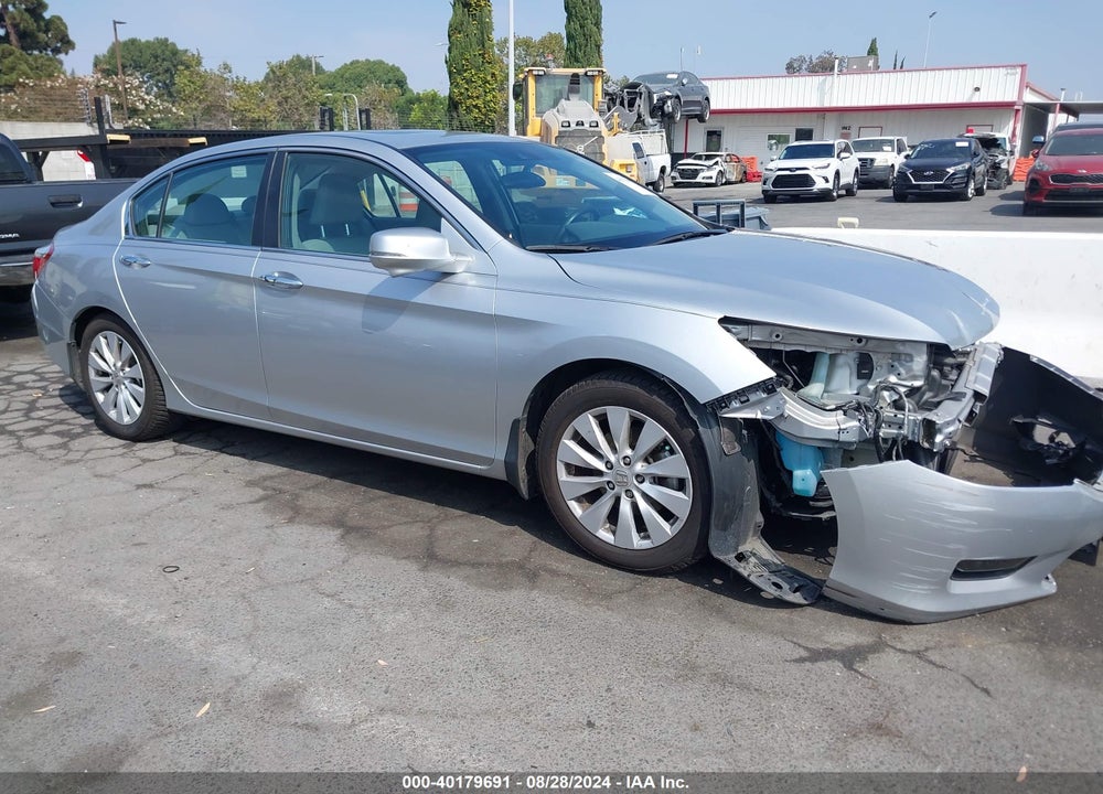 2015 HONDA ACCORD EX-L VIN: 1HGCR2F83FA168215