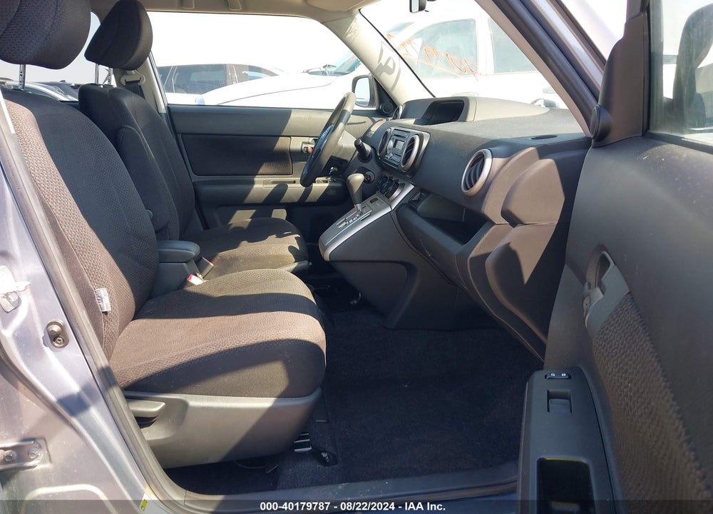 2010 SCION XB VIN: JTLZE4FE6A1102289