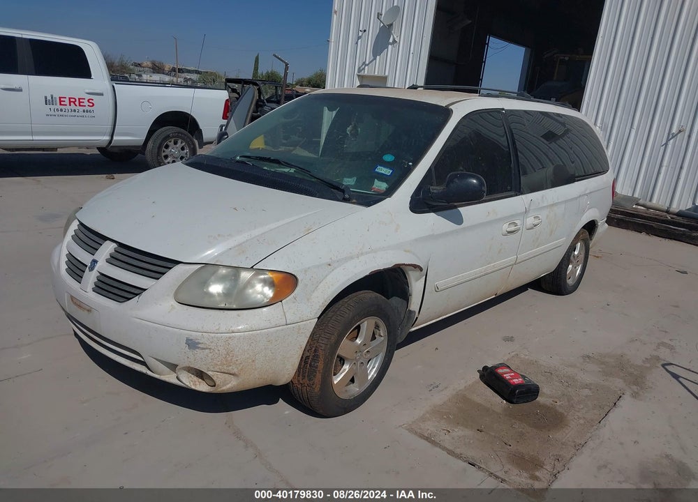 2005 DODGE GRAND CARAVAN SXT VIN: 2D4GP44L25R585184