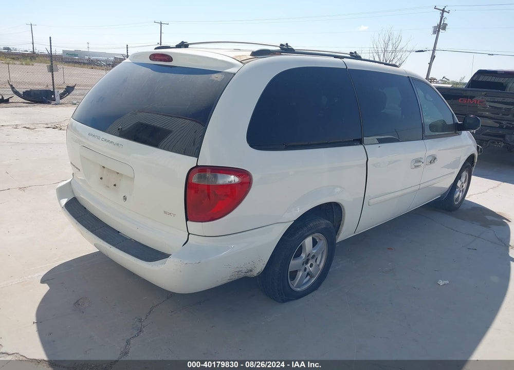 2005 DODGE GRAND CARAVAN SXT VIN: 2D4GP44L25R585184