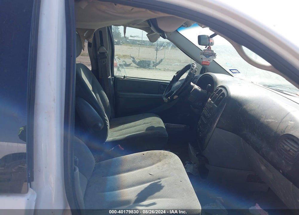 2005 DODGE GRAND CARAVAN SXT VIN: 2D4GP44L25R585184